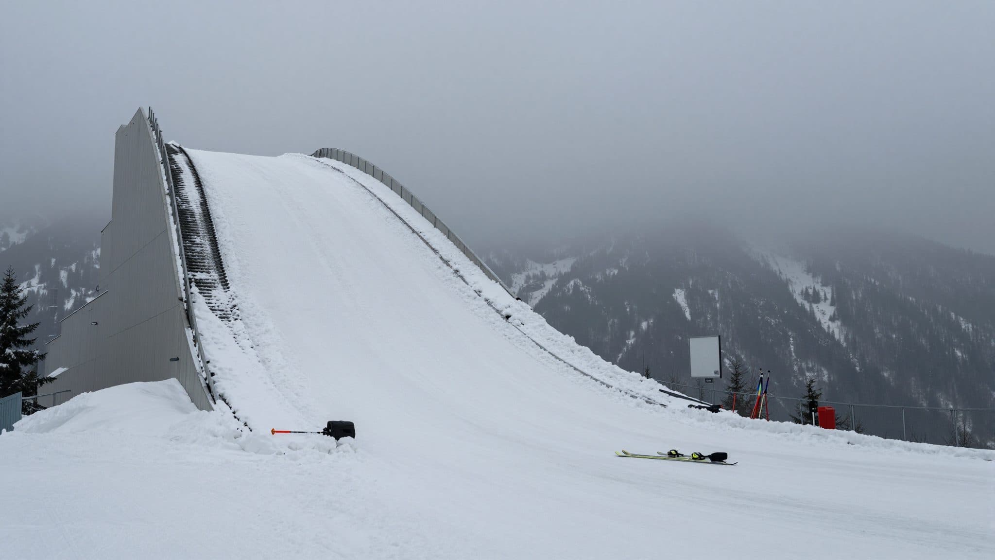 Nach Sturz in Courchevel: ÖSV-Sportler Lamparter wird im Spital behandelt