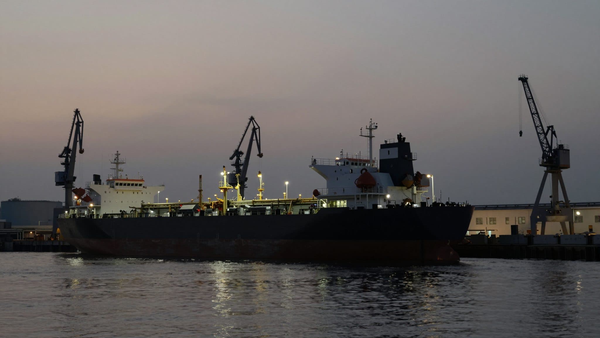 Ukraine stoppt Angriffe auf Tanker im Hafen Noworossijsk auf Bitten der USA