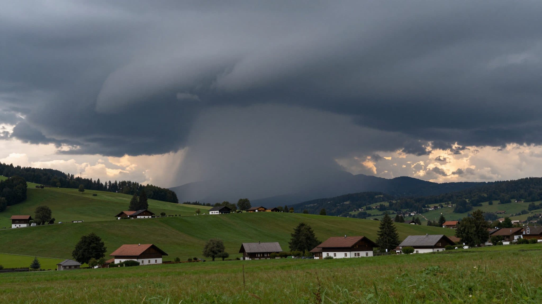 Geosphere Austria warnt vor heftigen Gewittern in Teilen Österreichs
