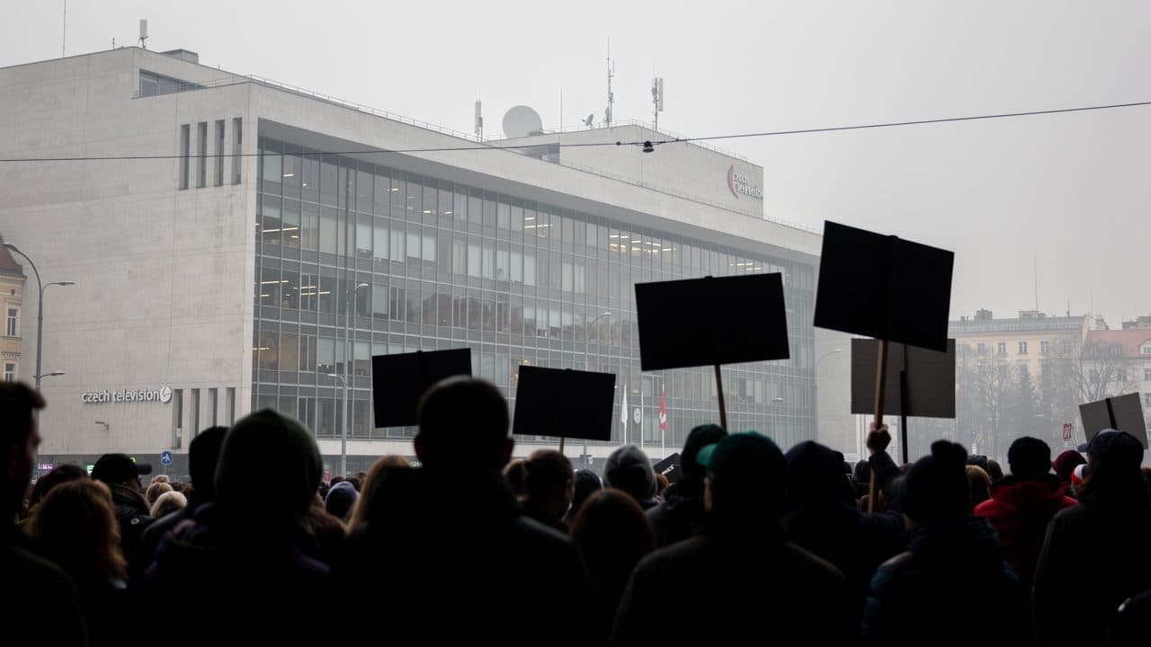 Warnstreik der tschechischen öffentlich-rechtlichen Medien gegen geplante Rundfunkgebühr-Abschaffung