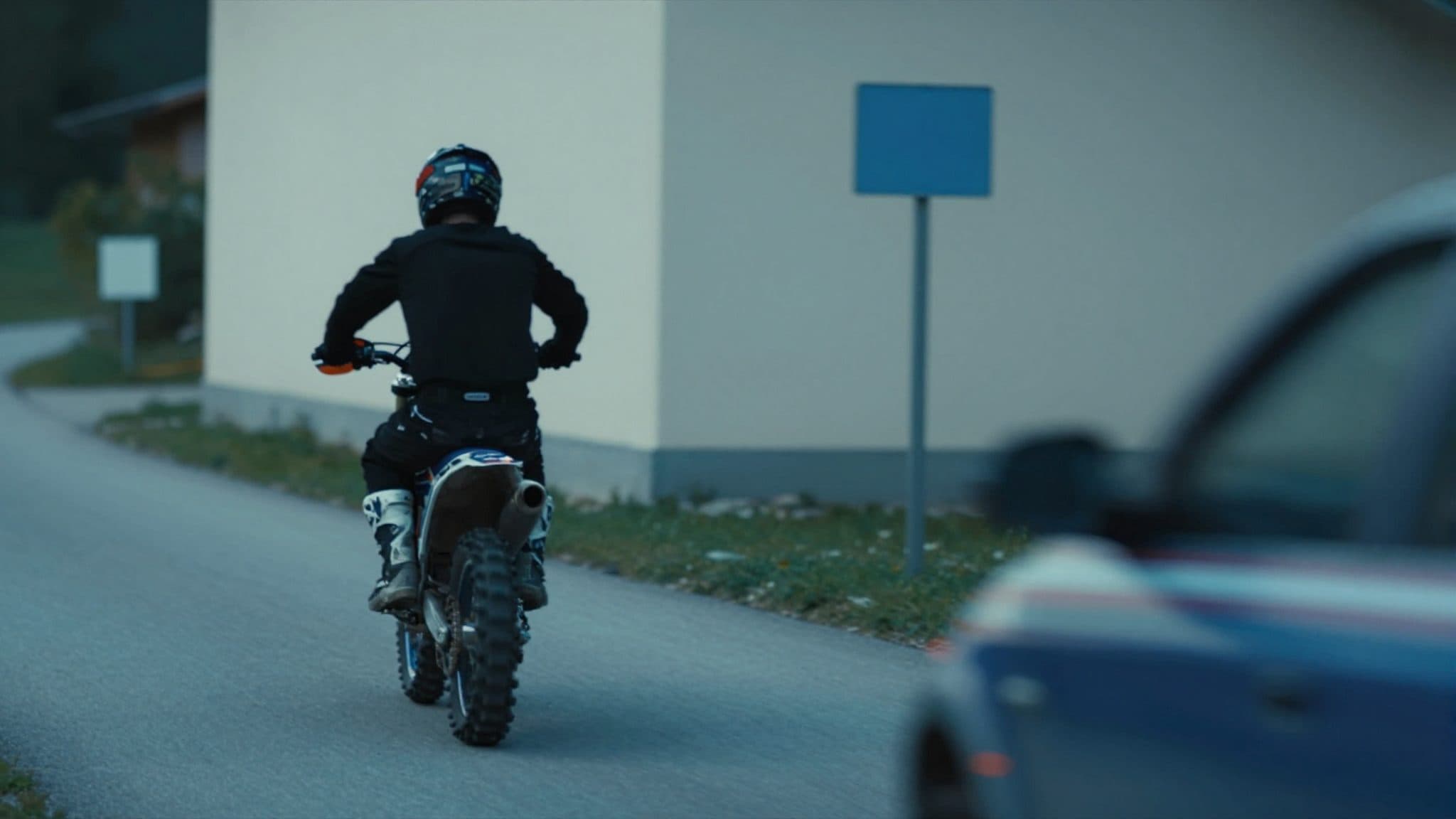 16-Jähriger flieht auf unversicherter Motocross-Maschine vor Polizei in Sinabelkirchen