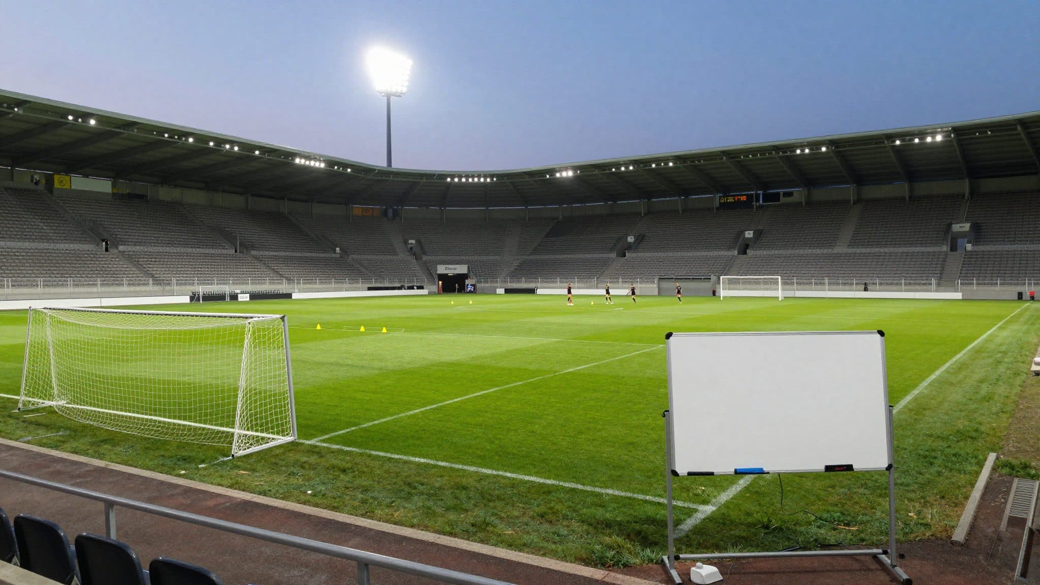 Karlsruher SC setzt mit Trainer Senft auf klare Strategie und peilt Platz in den Top 20 an