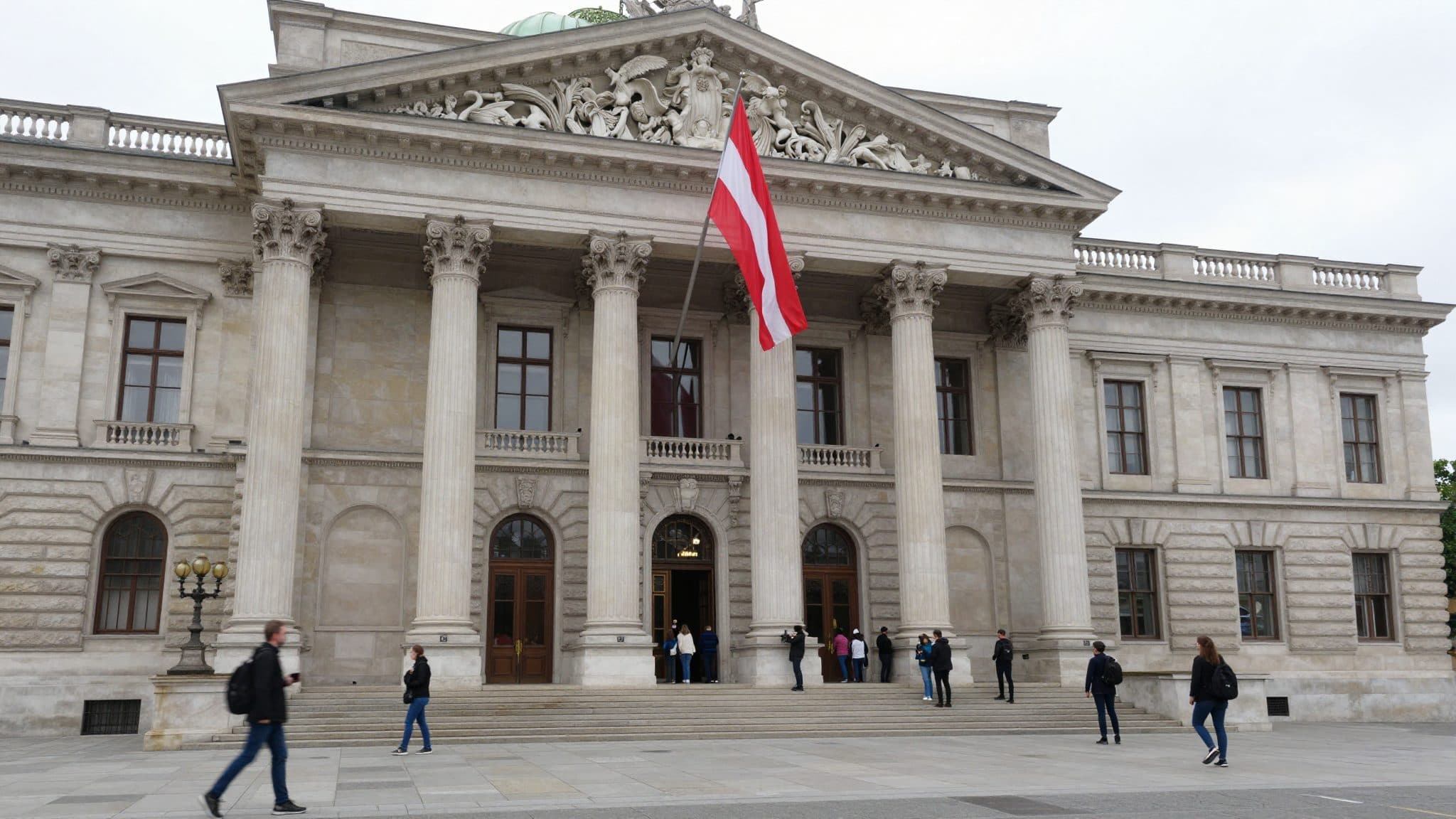Prozess in Wien: 60-Jähriger soll Galeristin jahrelang gestalkt haben – Gutachter diagnostiziert Liebeswahn