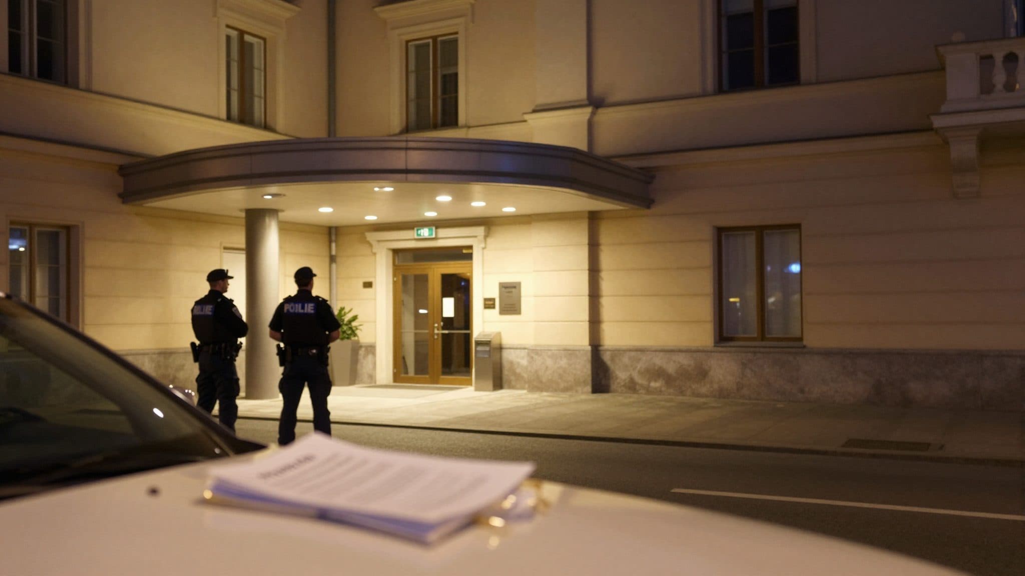 Polizei ermittelt gegen 24-jährigen Hotelgast nach mutmaßlichem Diebstahl von Zulassungsscheinen in Wien-Donaustadt