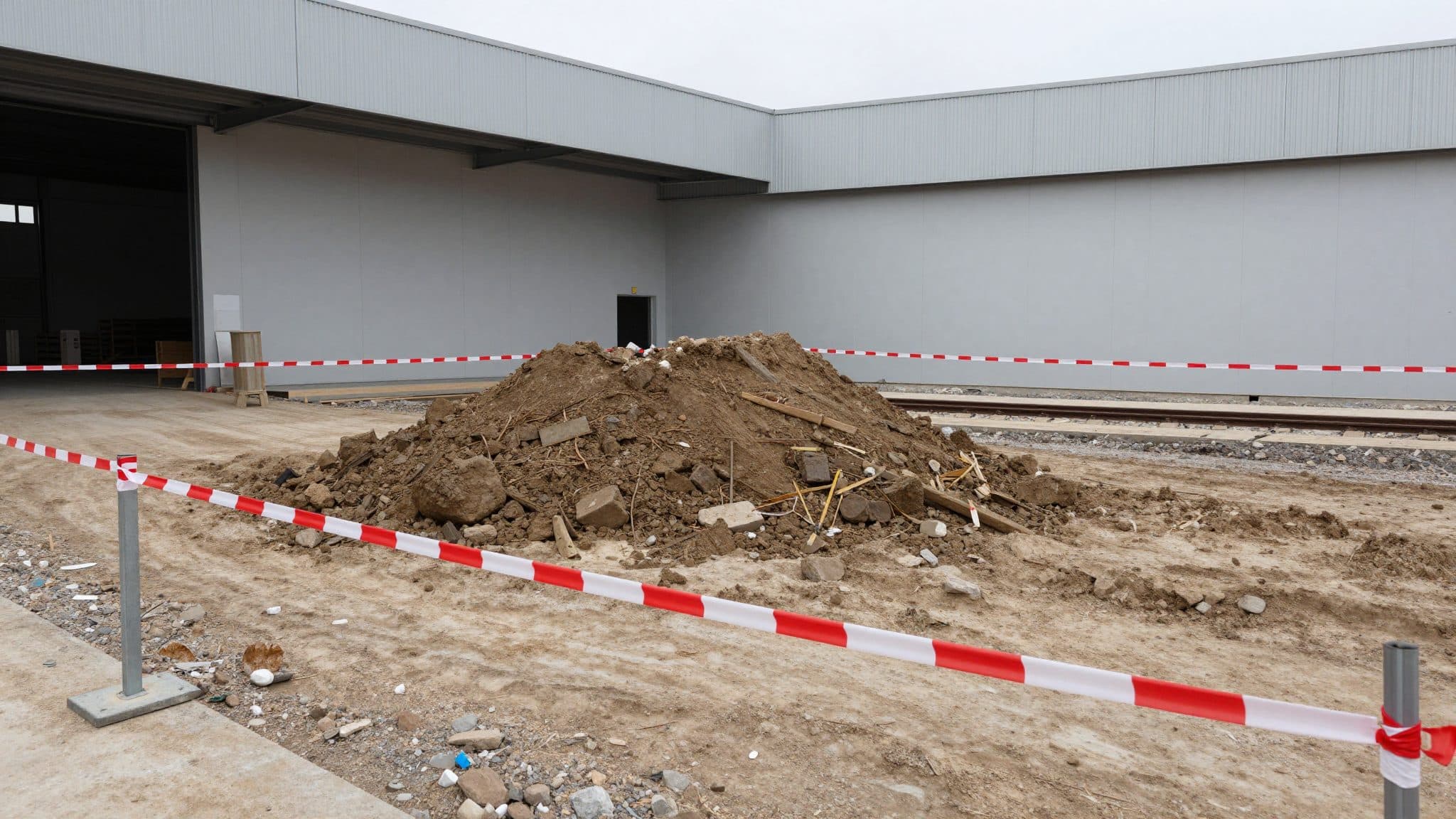 250-Kilo-Fliegerbombe in Cottbus entdeckt – Entschärfung legt Zugverkehr lahm