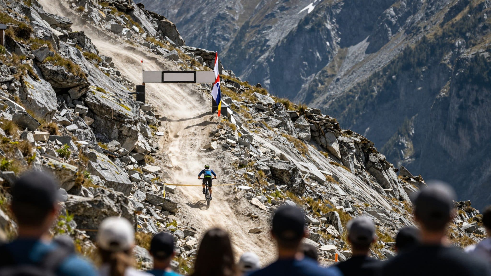 Valentina Höll gewinnt zum fünften Mal in Folge den WM-Titel im Downhill