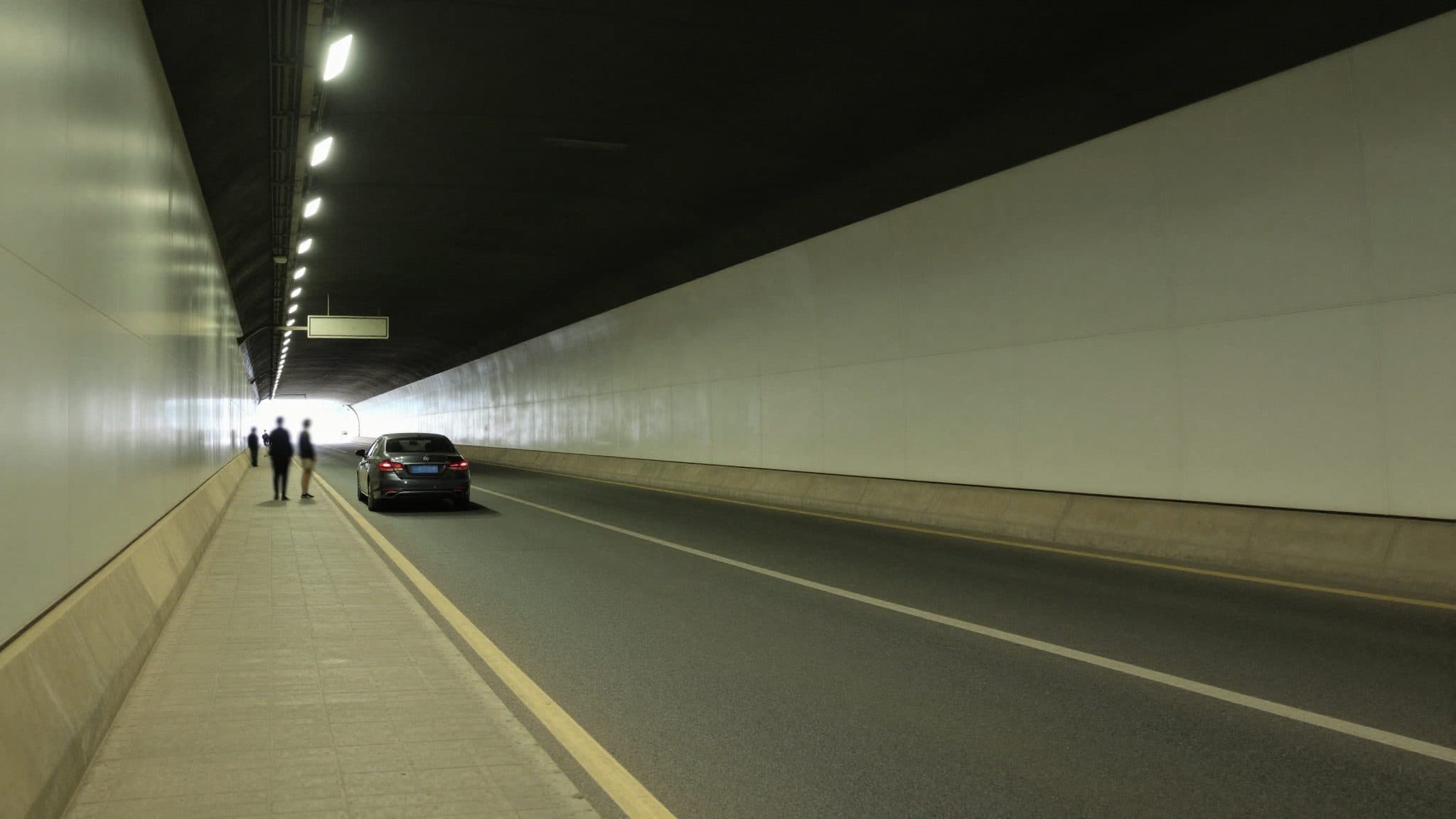 Alkolenker rast auf S10 mit 190 km/h durch Götschka-Tunnel