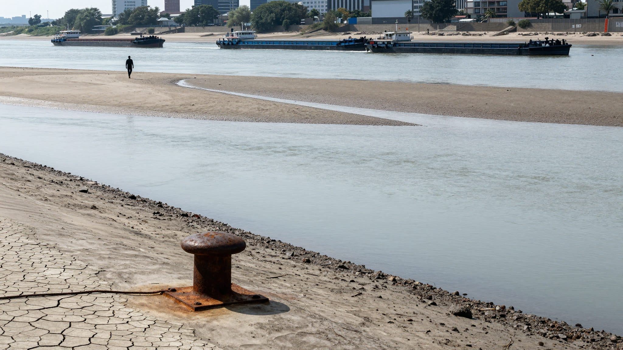 Niedrigwasser legt Güterschifffahrt auf der Oberelbe bis September lahm