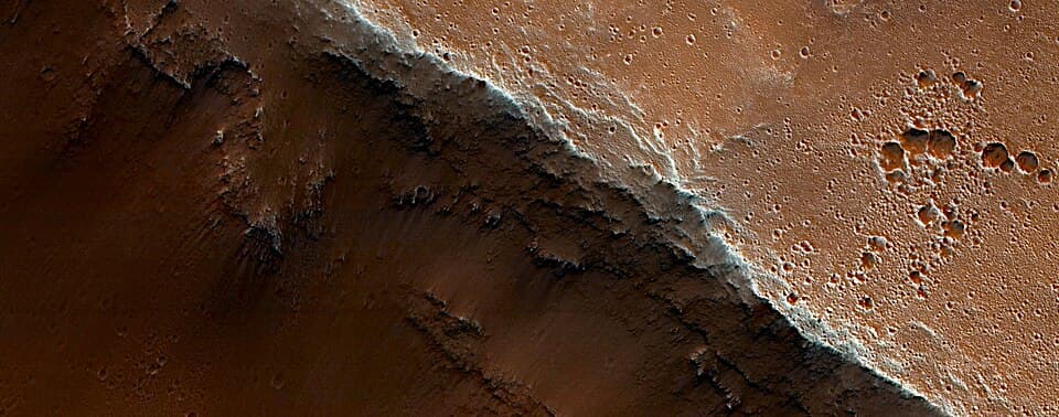 ESP 030925 1585 Mars Possible Location of Past Hydrothermal Activity in Peta Crater,