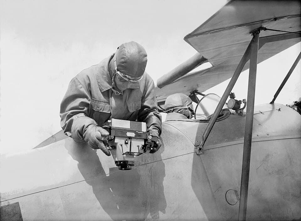 Handhabung, Doppeldecker Häfeli DH-5 (Militär) für Aerofotogrammetrie Aufnahmen, 000398822, edit